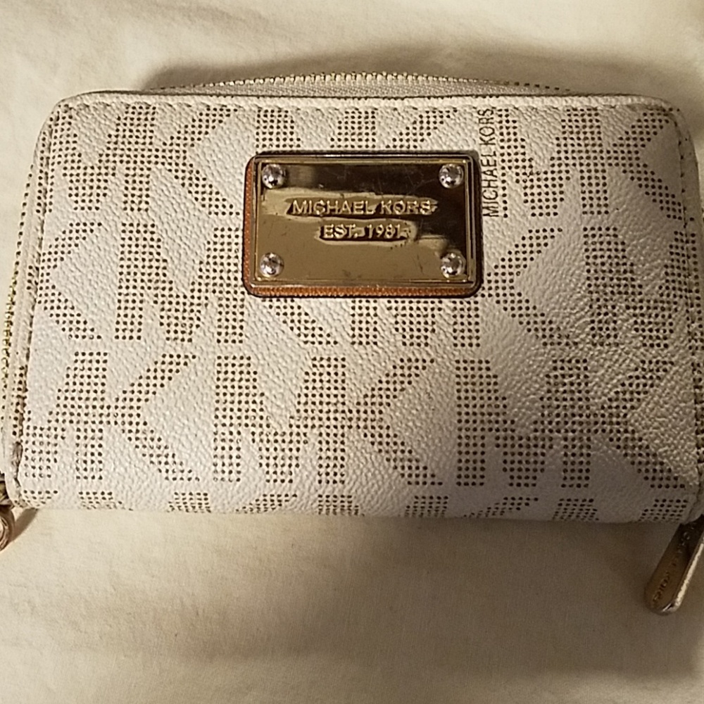 Michael Kors wristlet